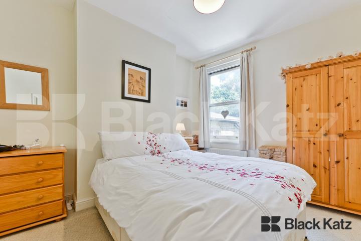 Split Level Apartment in Period House  Summerley Street, Earlsfield
